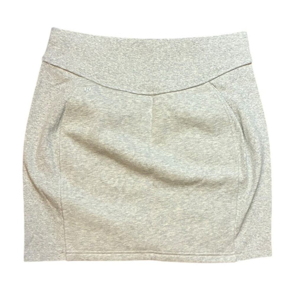 Lululemon Scuba High-Rise Mini Skirt Size L Large Heathered Grey HCUG